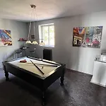Au Petit Chateau בית אירוח טורקואן