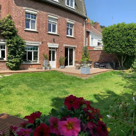 Au Petit Chateau *