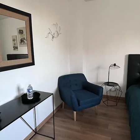 Au Petit Chateau Rum i privatbostad Tourcoing